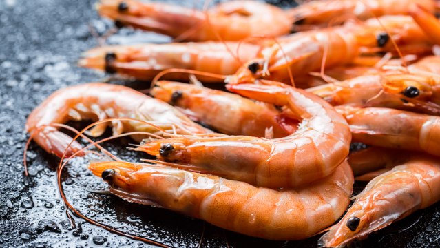 Philippe Mesuron, souvenirs d'un repas de fêtes avec des crevettes