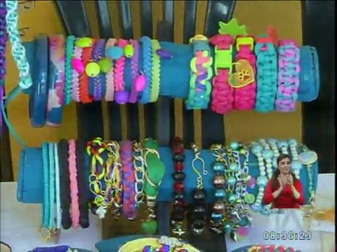 Madres emprendedoras muestran sus productos hechos a mano