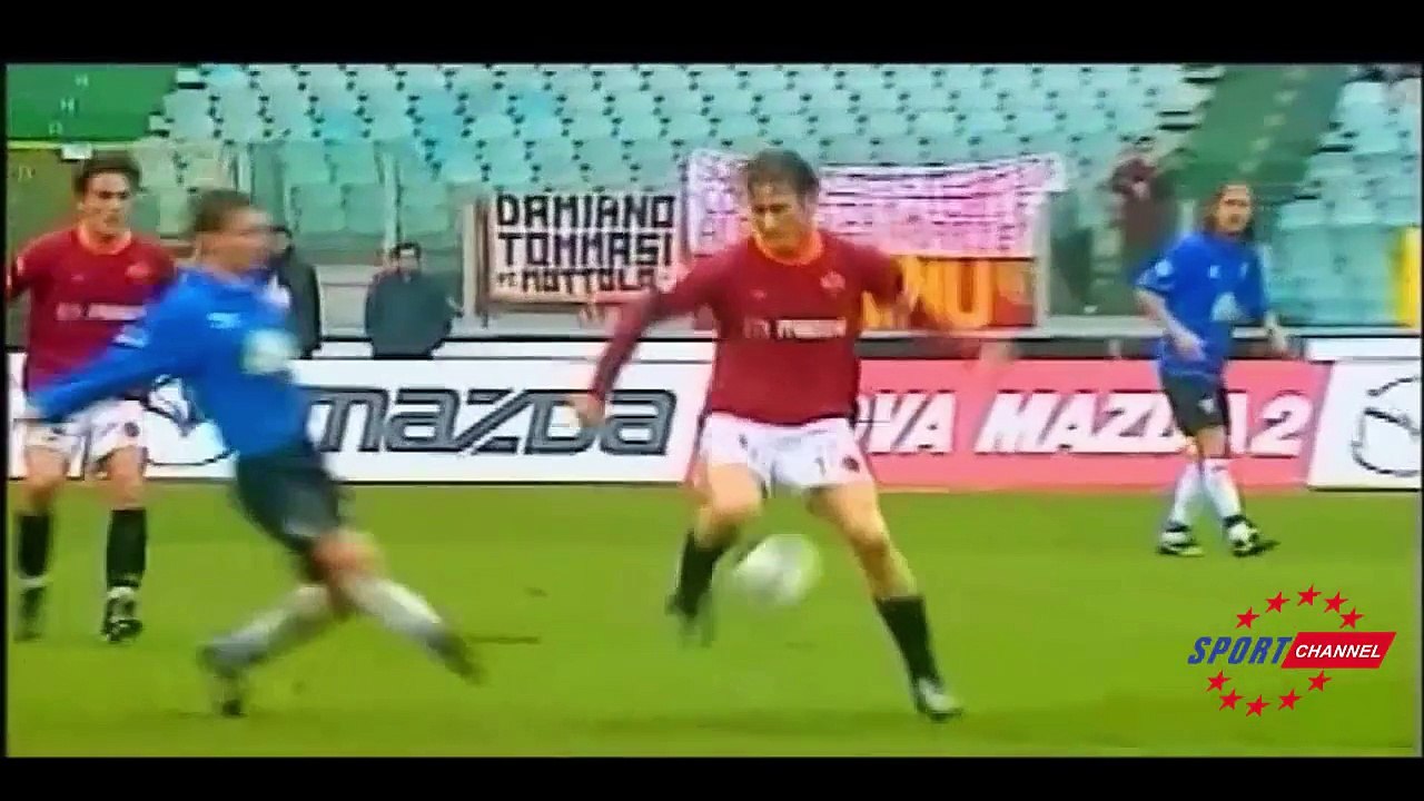 Francesco Totti ● Top 10 Passes