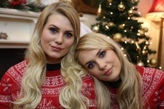 Irish girl finds her identical ‘twin’ stranger online and even her dad can’t tell who’s who