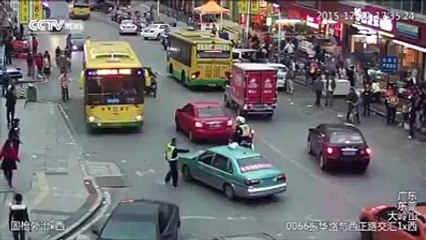 2) CCTVNews - Footage- Four officers injured as cops chase runaway...