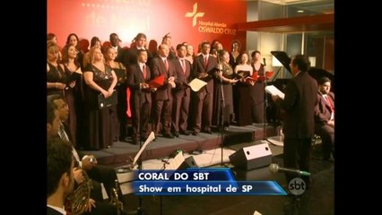 Coral do SBT leva alegria ao Hospital Oswaldo Cruz