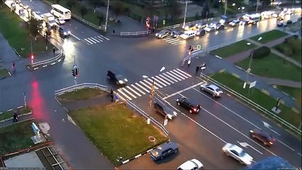 Russian Car Crash Caught On CCTV