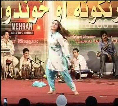 Mubarak De Sha Dilbara - Nadia Gul Pashto Songs - Stage Dance Show 2016