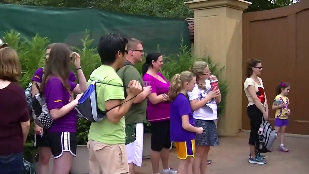 Walt Disney Worlds Snow White Meet and Greet in Epcot
