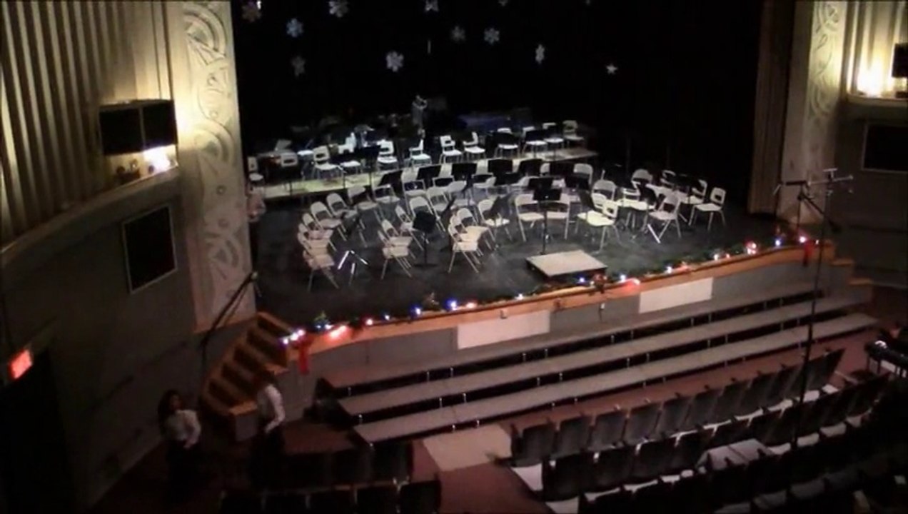 "Messiah Hallelujah" Alleluia (Handel) 150 Students Chorus Choeur de Chant. Concert Hall Ecole Le Plateau. JFP Students.