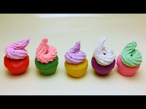 Play-Doh Ice Cream Cupcake with Surprise Toys - Hello Kitty