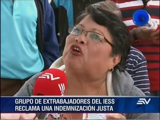 Grupo de extrabajadores del IESS reclaman indemnización justa
