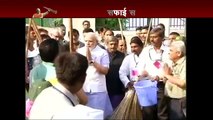 PM Narendra Modi Tags Sachin Tendulkar, Salman khan,Priyanka Chopra in Cleanliness Challen