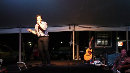 Jeffrey Michaels sings 'Kentucky Rain' Elvis Week 2015