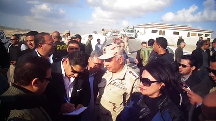 وفد من البنك التجارى الدولى فى زيارة لموقع حفر قناة السويس الجديدة وتوزيع هدايا على العاملين نوفمبر2014