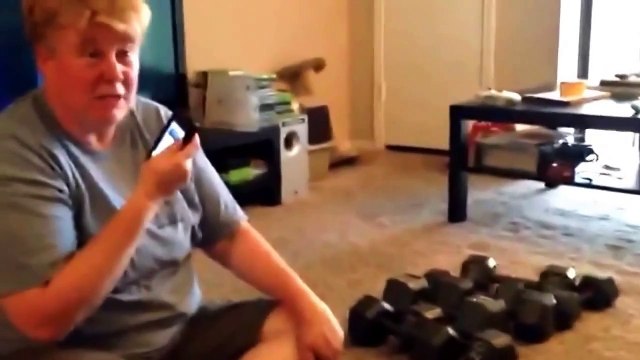 Кот избил человека)) Смотреть всем