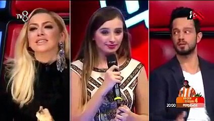 Hadise Murat Boz yarışmacıyı ikna etmek için.