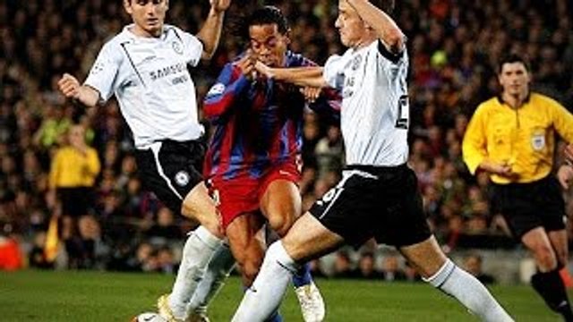 Ronaldinho vs Athletic Bilbao football skills challenge● Magical Performance