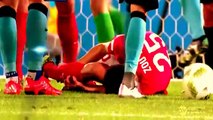 Tình huống va chạm kinh hoàng với Alves khiến cầu thủ Zou Zheng gãy gập chân