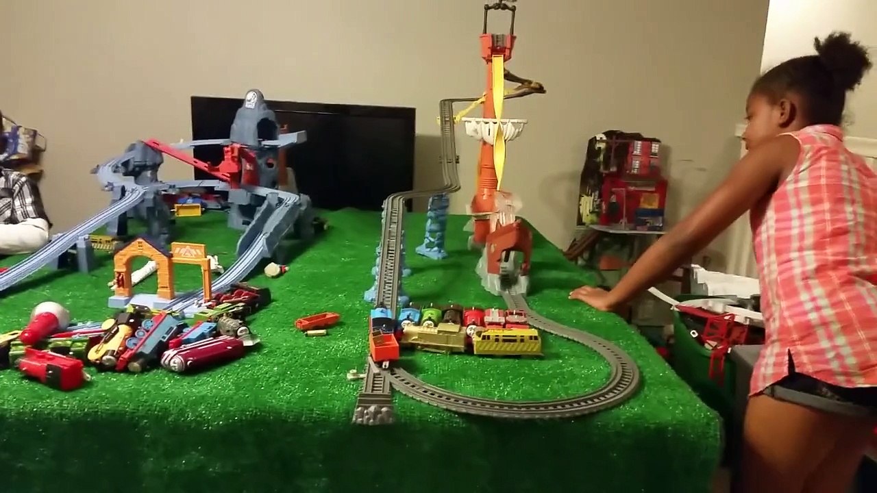 Unboxing NEW Thomas and Friends TRACKMASTER Shipwreck Rails Set