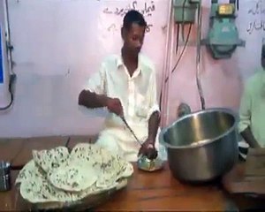 This Man Can Eat 100 Bread In One Sit