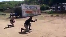 L'entraînement hilarant des policiers en Inde