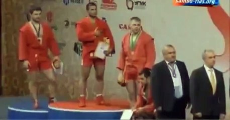 Azeri Sporcu, Ermeni Milli Marşı Çalarken Çömeldi