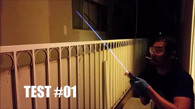 Ce fan de Star Wars a fabriqué son propre sabre laser