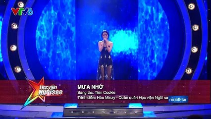 Hòa Minzy lộ hình xăm gây chú ý trên sóng truyền hình