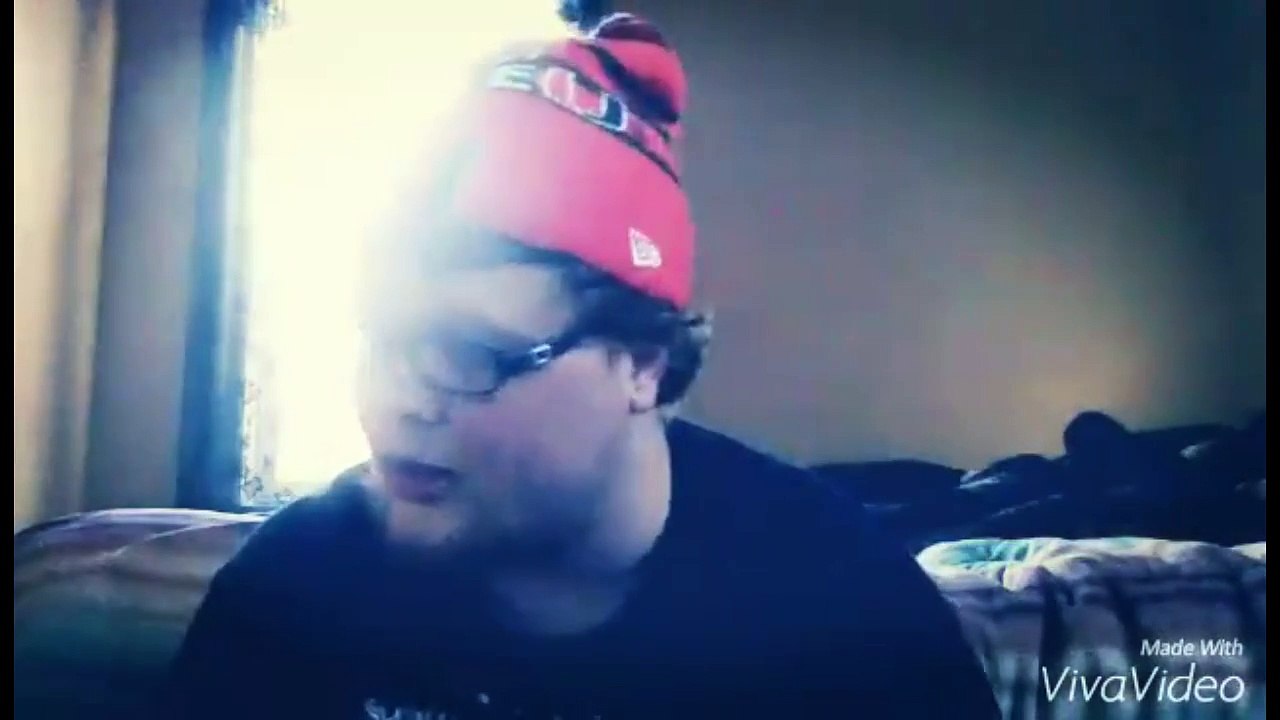 Got Flow Dude Spits Some Bars In Front Of His Computer New V