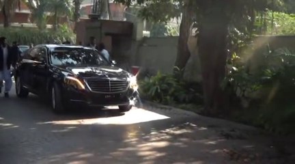 Aleem Khan Receives Imran Khan