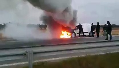أحتراق سيارة بالطريق السريع صفاقس مساكن...