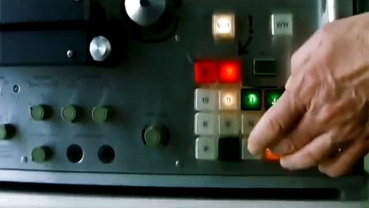 Das Leben der Anderen (The Lives of Others/Başkalarının Hayatı) - Trailer [HD] Ulrich Mühe, Martina Gedeck