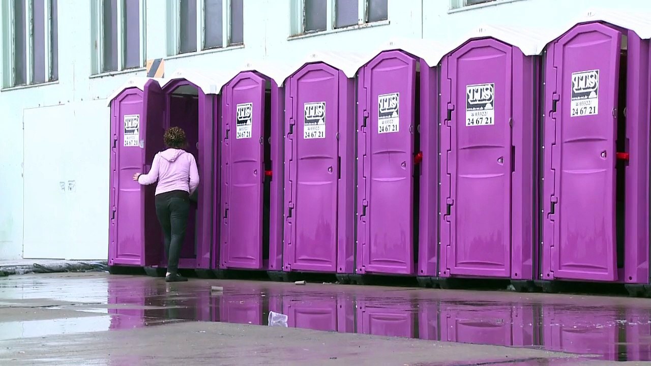 Flüchtlingschaos im Flughafen Tempelhof