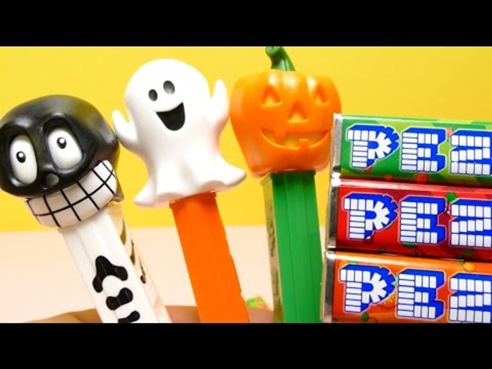 Halloween PEZ Candy Dispenser Unboxing