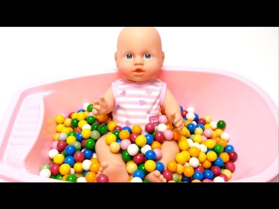Baby Doll Bath Time in Dubble Bubble Gumballs Bathtub