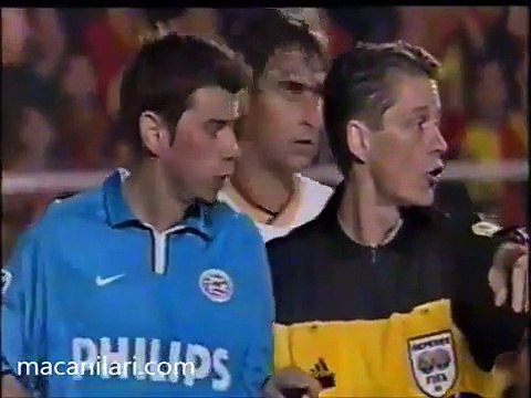 30.10.2001 - 2001-2002 Champions Leage Group D Matchday 6 Galatasaray 2-0 PSV Eindhoven