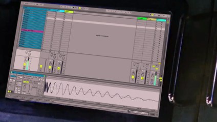 Parodie d'Alien : Ripley a un petit problème avec son DJ set sur Ableton