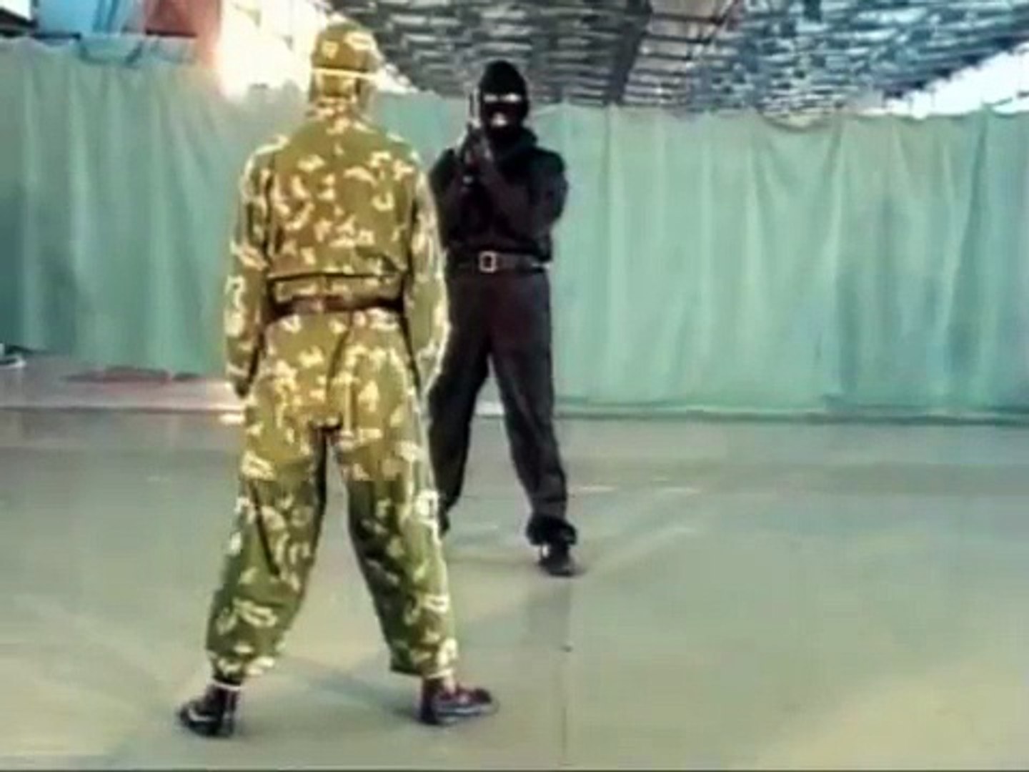 ⁣Стрельба-СМЕРШ.Стрельба в падении и снизу в верх после переката