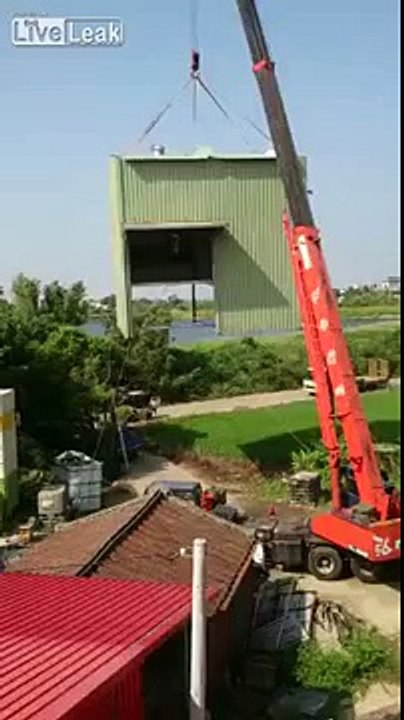 Ce grutier aurait mieux fait de suivre ses cours de maths à l'école