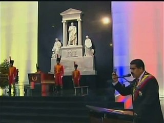 Maduro pidió defender la patria de Bolívar "Al costo que sea necesario"