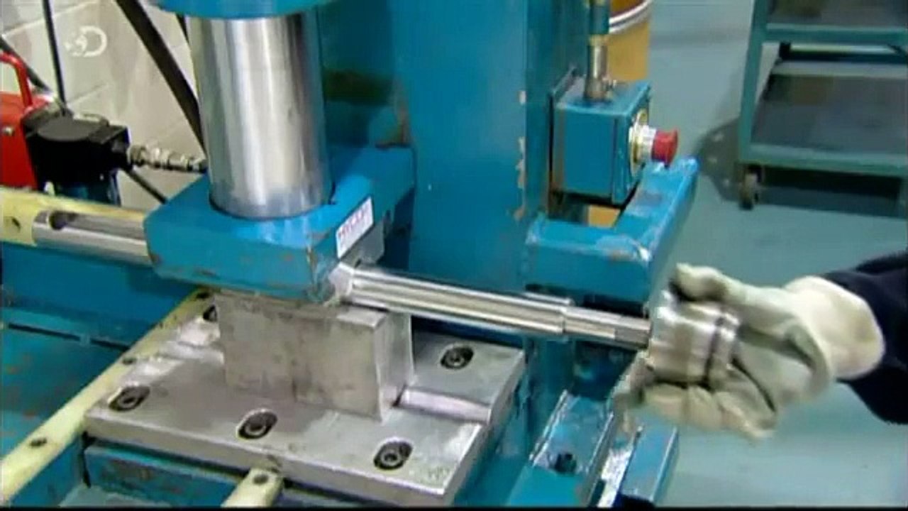 Vérin hydraulique (à huile pressurisée)