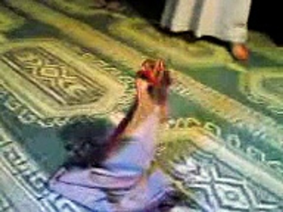 Jin Doing Ibadat In Masjid e Jin In Makkah