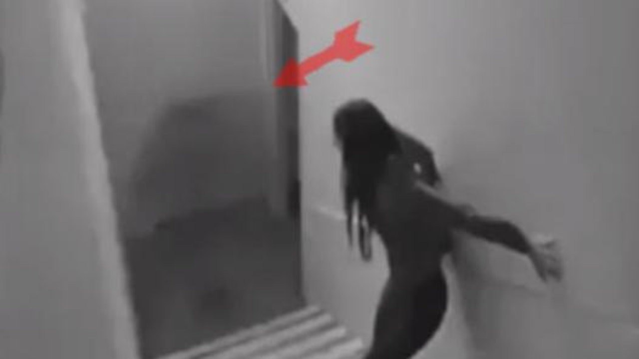 OMG!! Real Ghost caught on CCTV