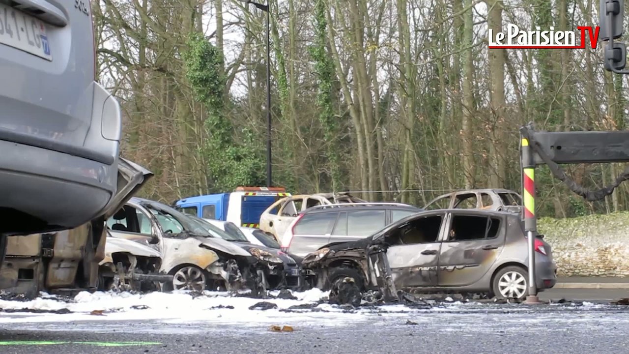 Seize voitures incendiées à Dammartin-en-Goële