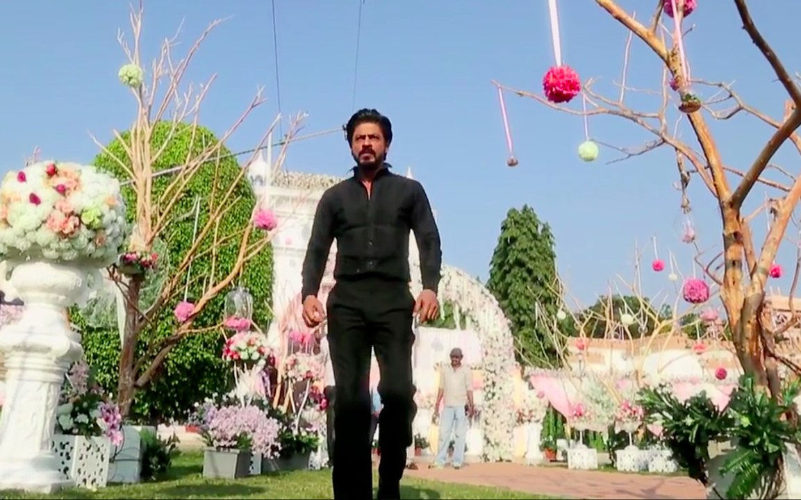 Exclusive Dilwale Sneak Peek- Kajol, Shah Rukh Khan