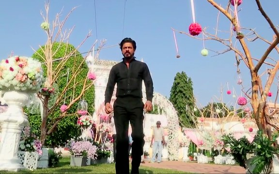 Exclusive Dilwale Sneak Peek- Kajol, Shah Rukh Khan