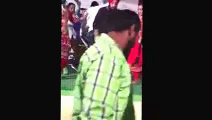 New 2016 Lakk 28 kudi da - drunk sardar in wedding - punjabi viyah dance