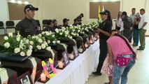 Famílias recebem restos mortais de desaparecidos na Colômbia