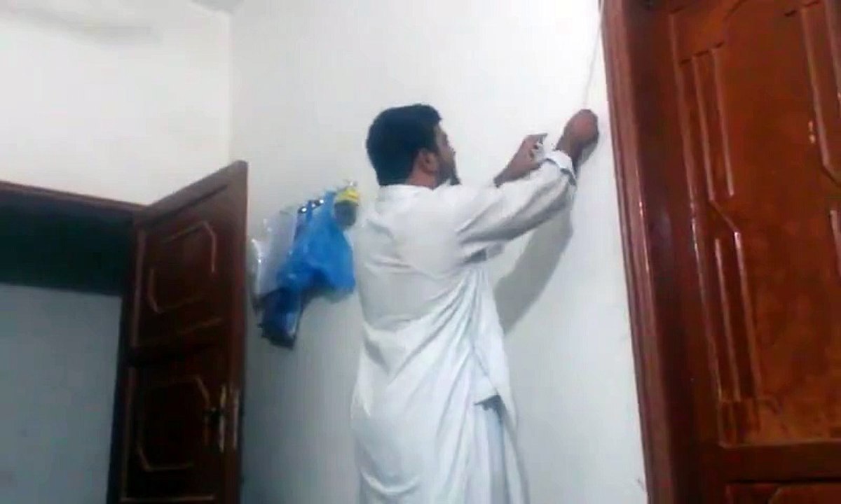 elektrigi tamir eden kişiye şaka
