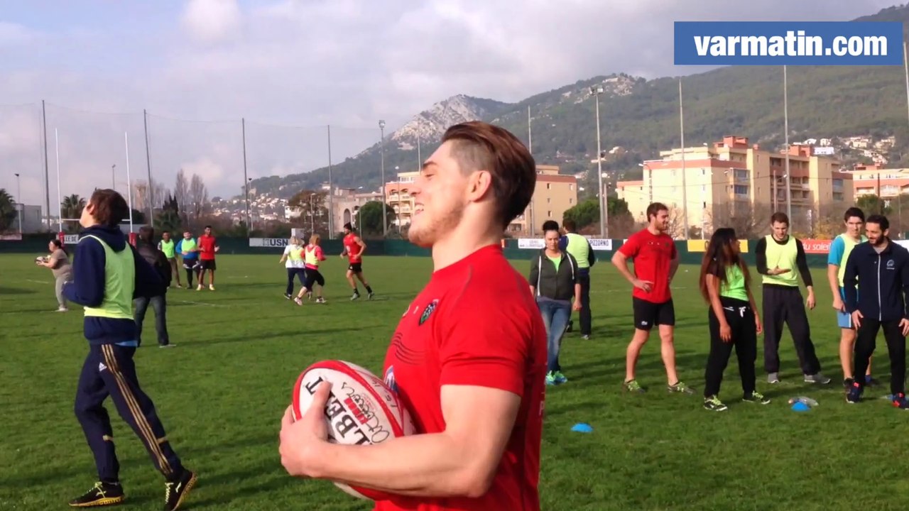 James O'Connor et Quade Cooper à la rencontre des jeunes