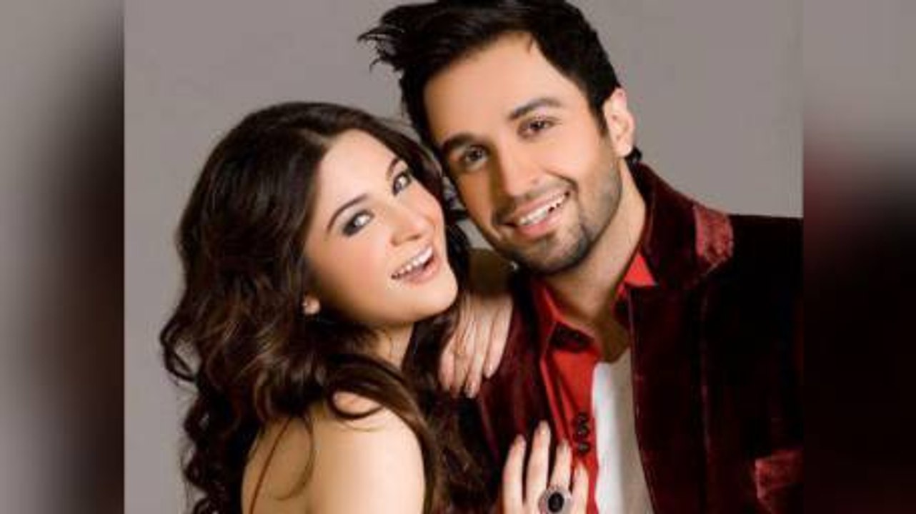 Ayesha Omar and Azfar Rehman Met a Serious Accident on Super Highway