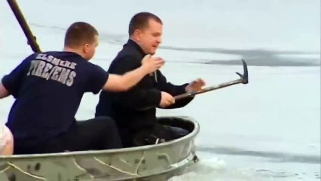 Ребята покорили ИНТЕРНЕТ своей человечностью! Спасли собаку из под льда!