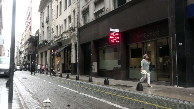 Argentina's currency reacts to the end of forex restrictions